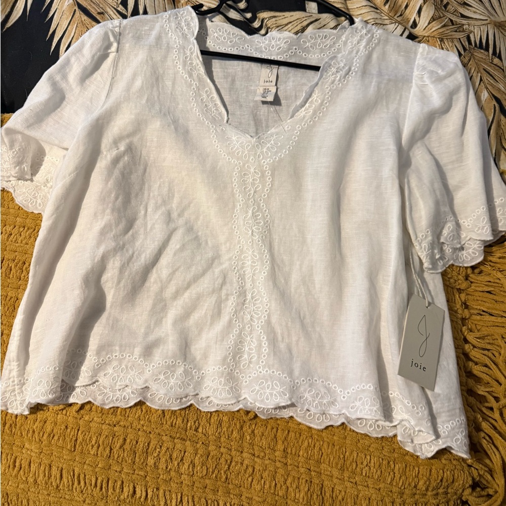 ❗SOLD❗Dainty NWT Joie White Boxy Relaxed Blouse